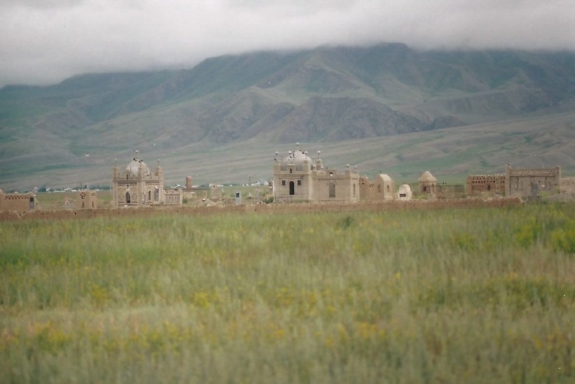 Kirgizstan_TashRabat_2004_Img0017