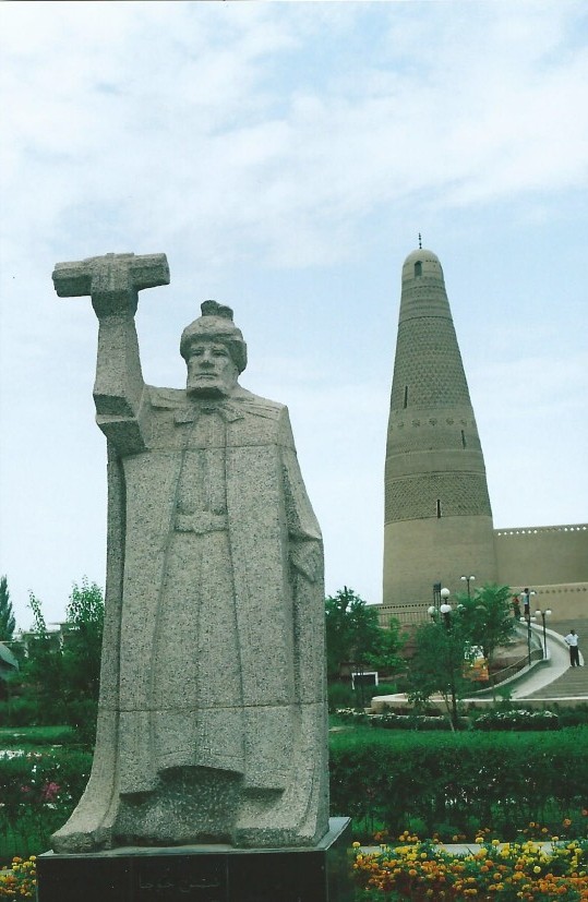 Xinjiang_TurpanWalk_2004_Img0019