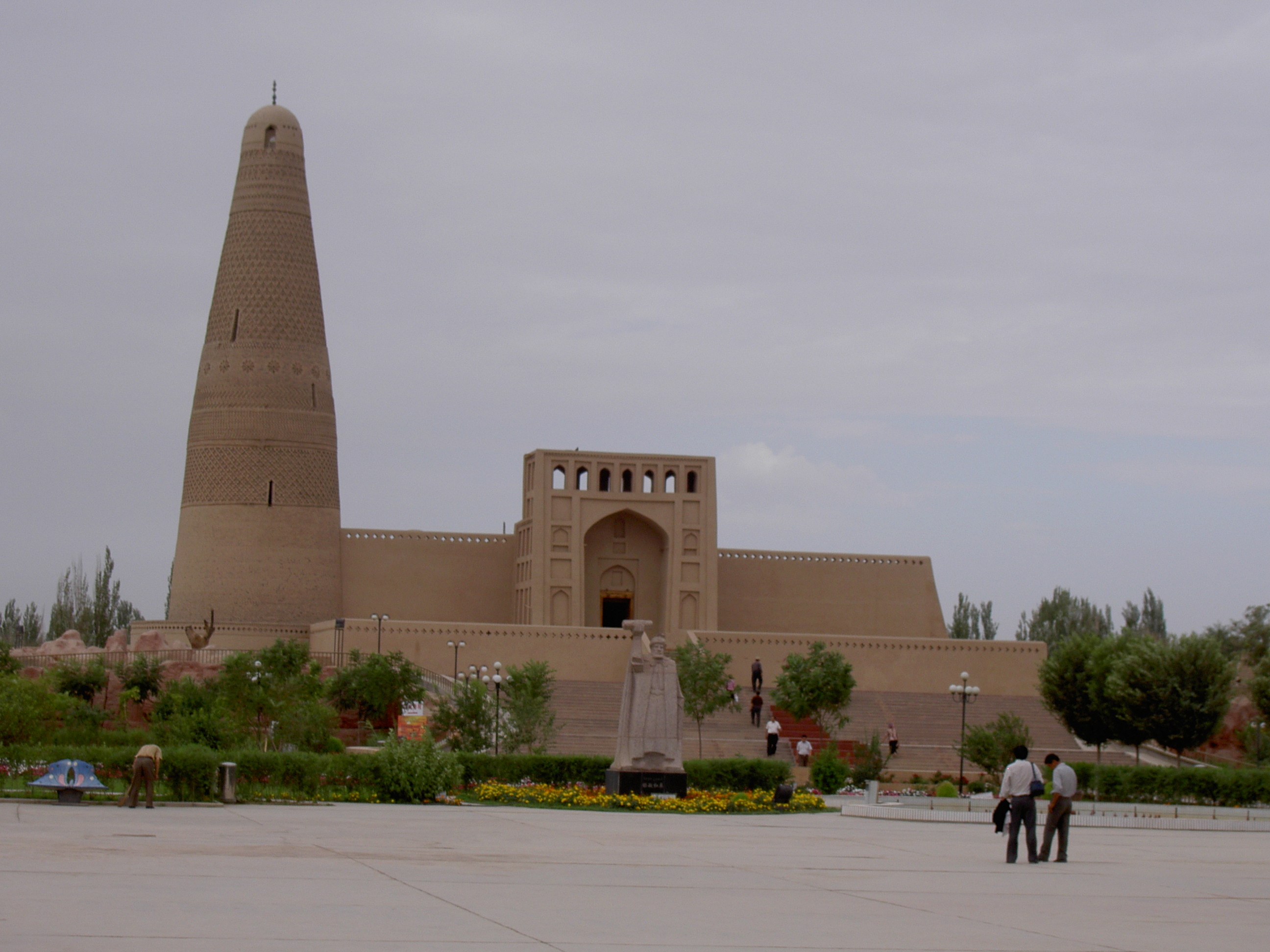 Xinjiang_TurpanWalk_2004_Img0021