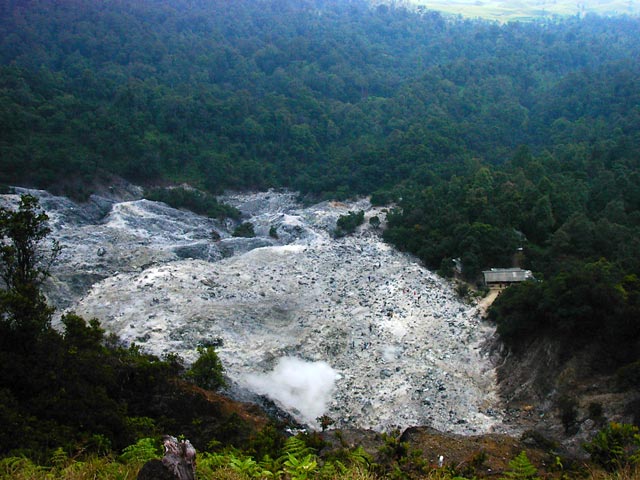 Indonesie_TankubanPerahu_2003_Img0007a