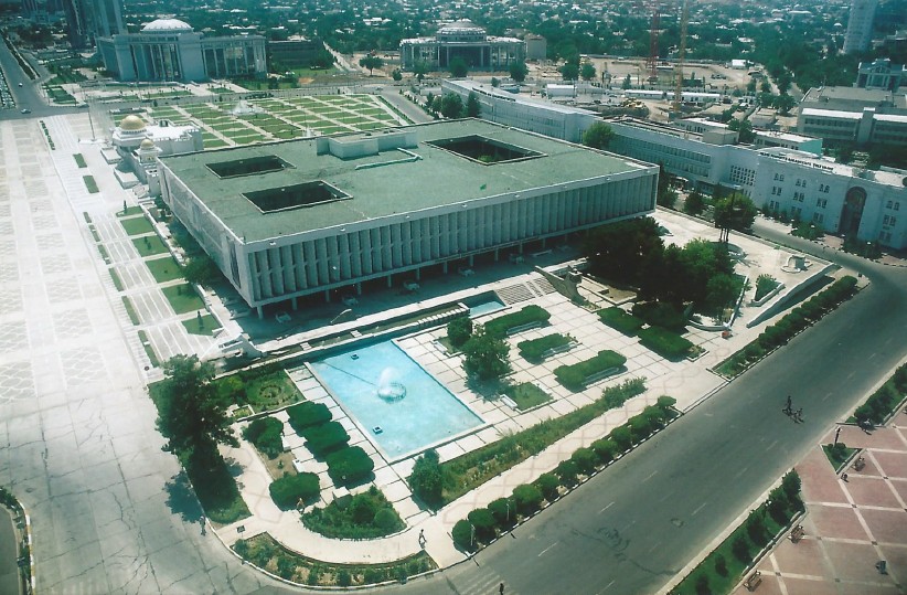 Turkmenistan_Ashgabat_2004_Img0024