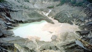 Krater van de Tangkuban Perahu (Omgekeerde Prauw)