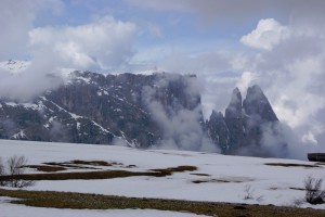 Links de Monte Pez en rechts de Schlern...