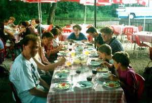 Ergens eten langs de Donau...