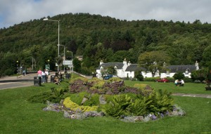 Het dorpje Drumnadrochit vlakbij Urquhart Castle...