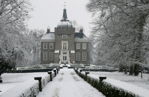 Kasteel Merckenburg of Kasteel Heukelum in de winter...