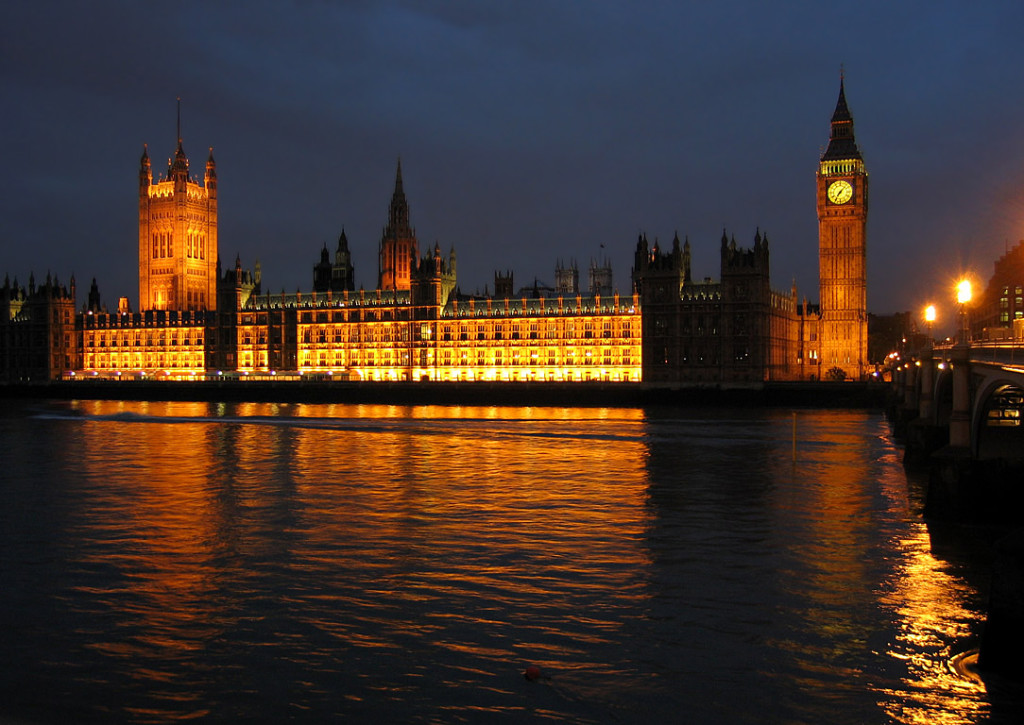 PalaceOfWestminsterAtNight