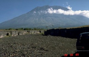 Gunung Agung...