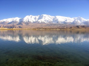 De Kongur gezien vanaf Lake Karakul...