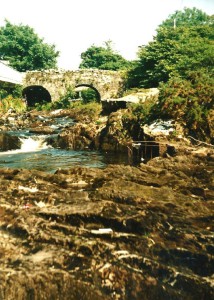 The Owenglin River floats through Clifden...