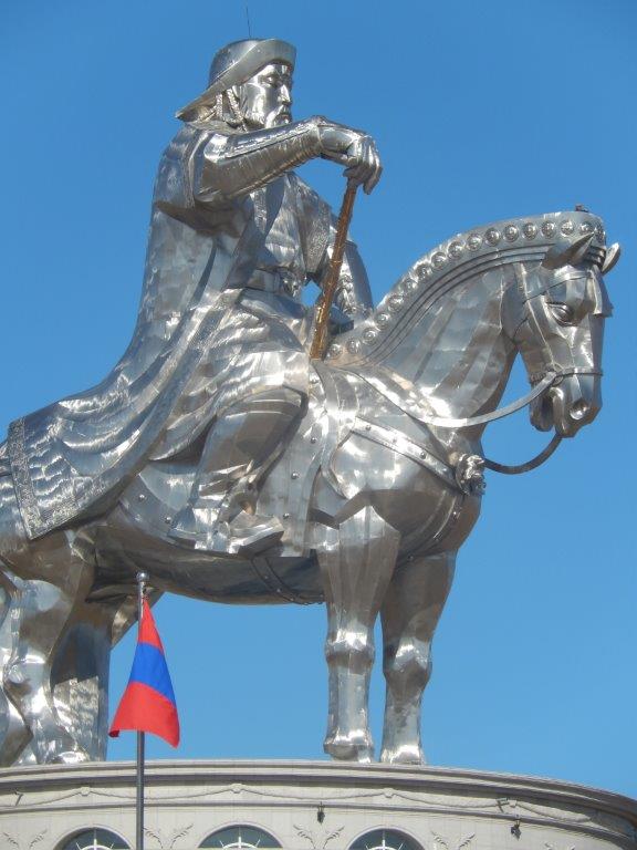 GenghisKhanStatue005